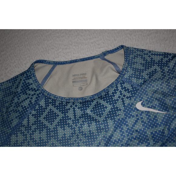 Nike PRO Gym Shirt Womens Size Medium Polyester Dri-Fit Performance Thumb Holes - Picture 9 of 10